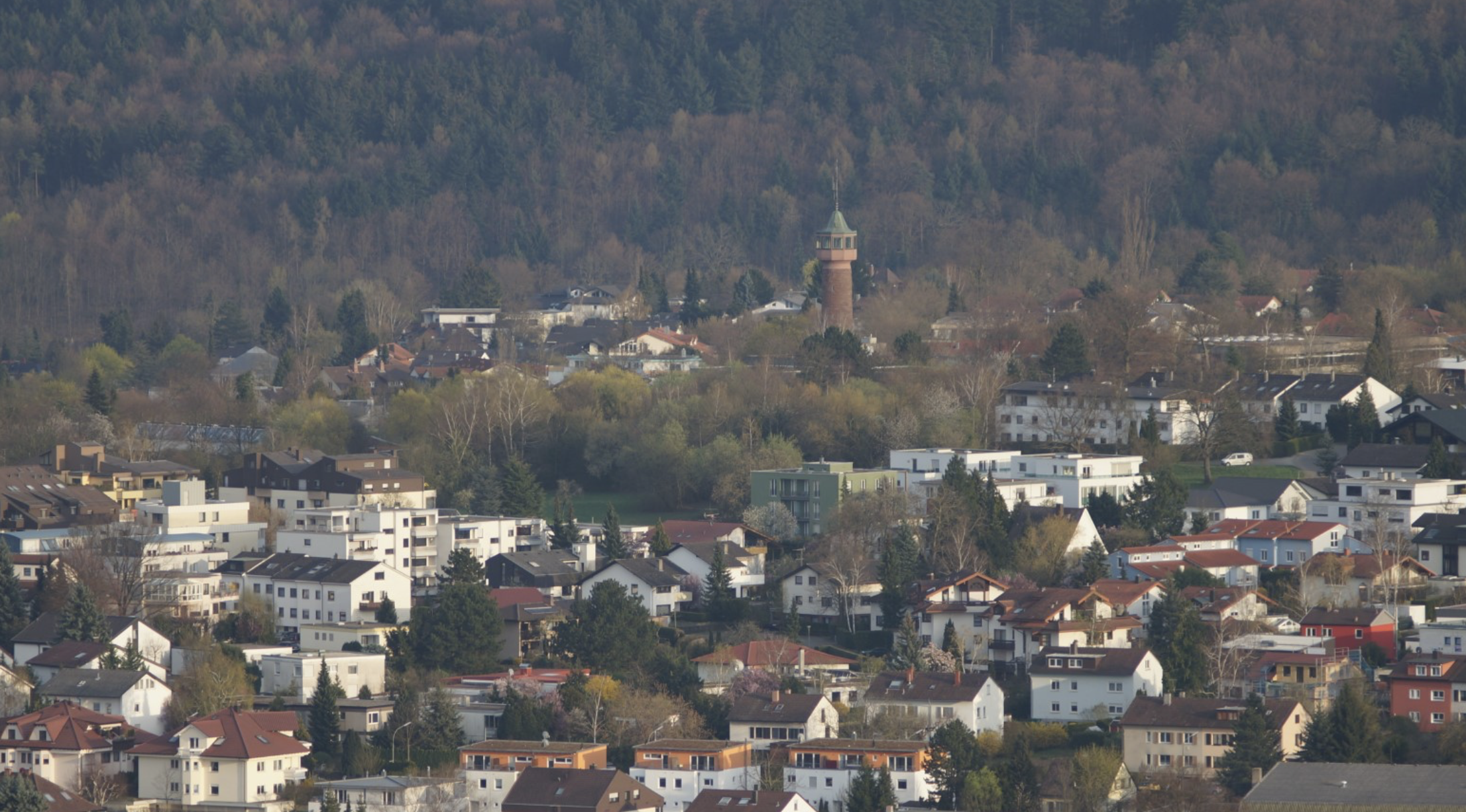 Pforzheimer Südweststadt mit Rodgebiet von Wallberg - Panoramablick auf das vornehme Villenviertel